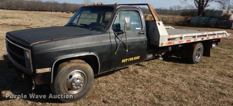 image for item JD9468 1981 Chevrolet C3500  rollback truck