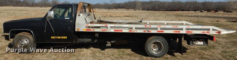 image for item JD9468 1981 Chevrolet C3500  rollback truck