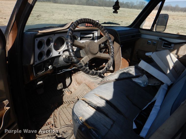 image for item JD9468 1981 Chevrolet C3500  rollback truck