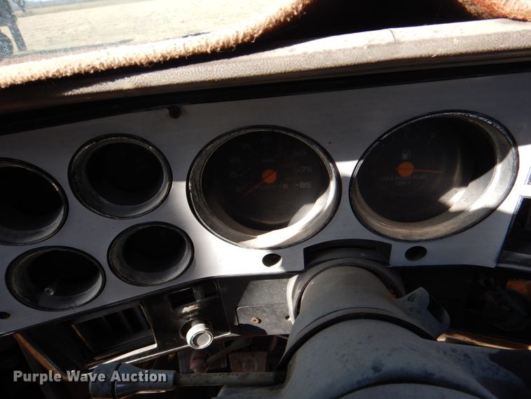 image for item JD9468 1981 Chevrolet C3500  rollback truck