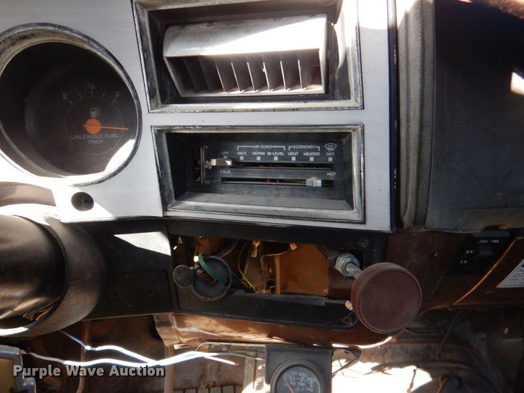 image for item JD9468 1981 Chevrolet C3500  rollback truck