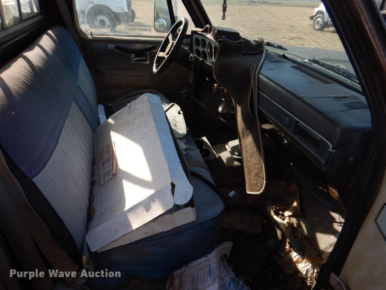 image for item JD9468 1981 Chevrolet C3500  rollback truck