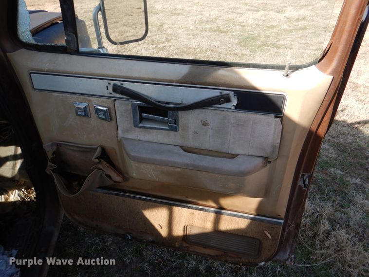 image for item JD9468 1981 Chevrolet C3500  rollback truck