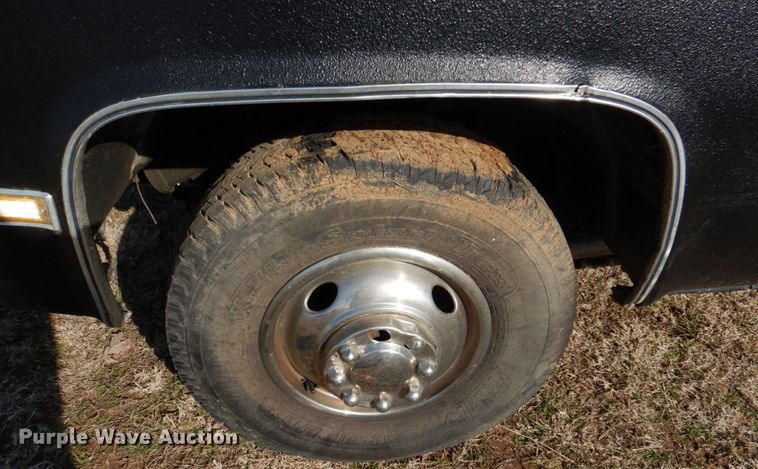 image for item JD9468 1981 Chevrolet C3500  rollback truck