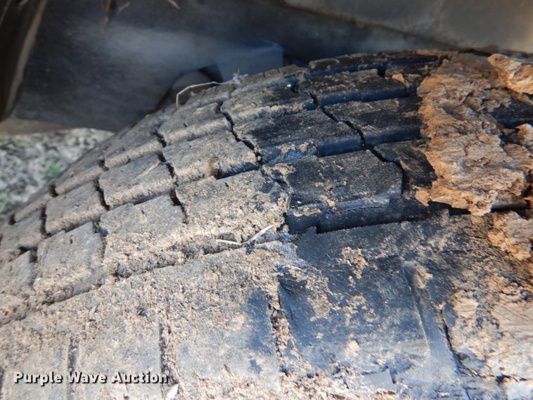 image for item JD9468 1981 Chevrolet C3500  rollback truck