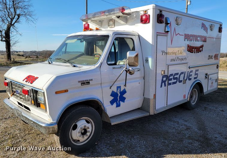 image for item JE9113 1988 Ford E350  ambulance