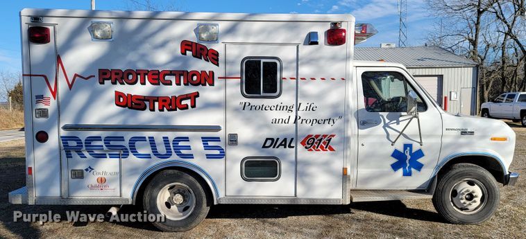 image for item JE9113 1988 Ford E350  ambulance