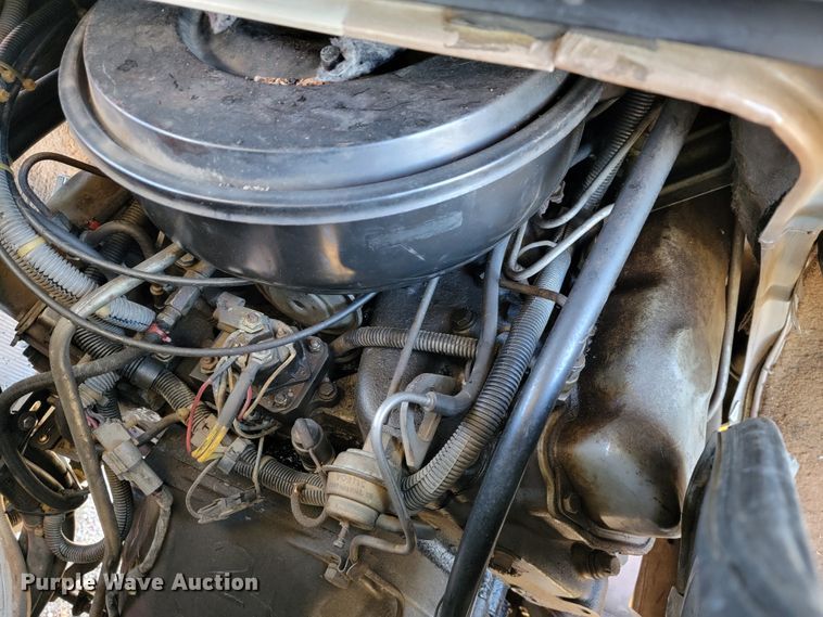 image for item JE9113 1988 Ford E350  ambulance