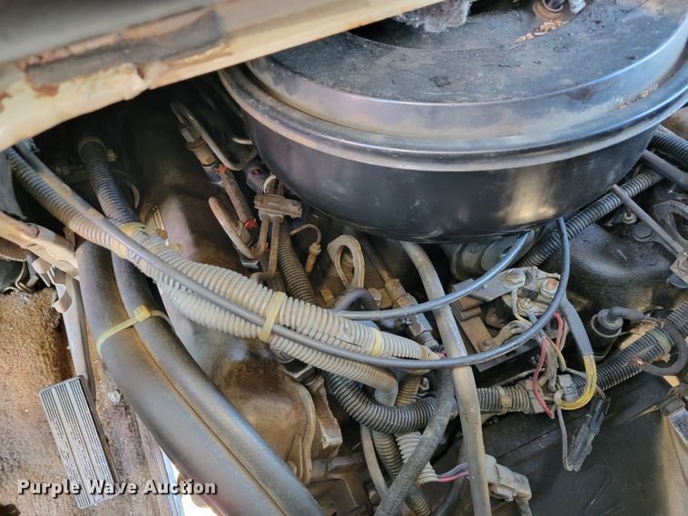 image for item JE9113 1988 Ford E350  ambulance