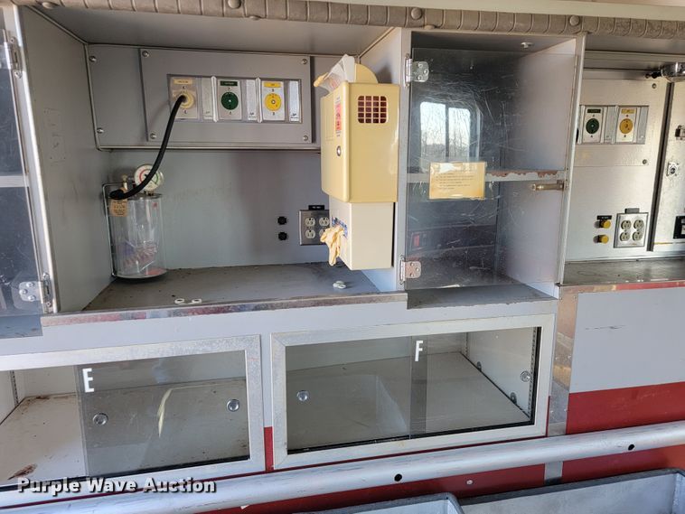 image for item JE9113 1988 Ford E350  ambulance