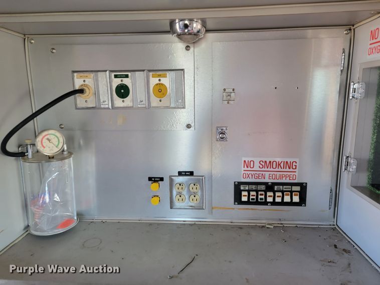 image for item JE9113 1988 Ford E350  ambulance