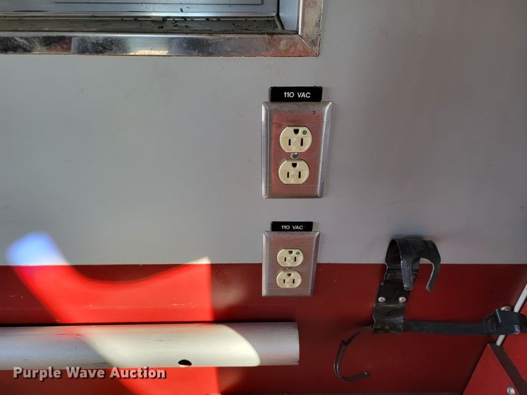 image for item JE9113 1988 Ford E350  ambulance