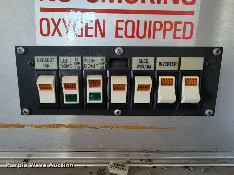 image for item JE9113 1988 Ford E350  ambulance