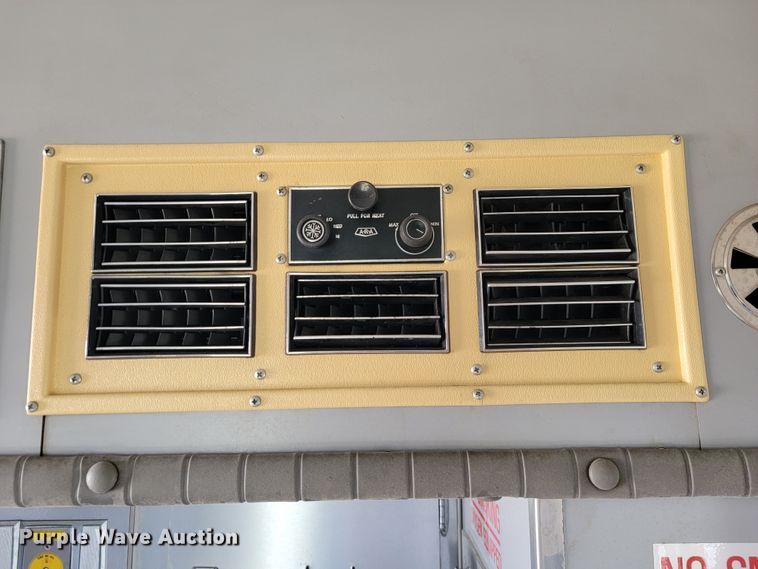 image for item JE9113 1988 Ford E350  ambulance