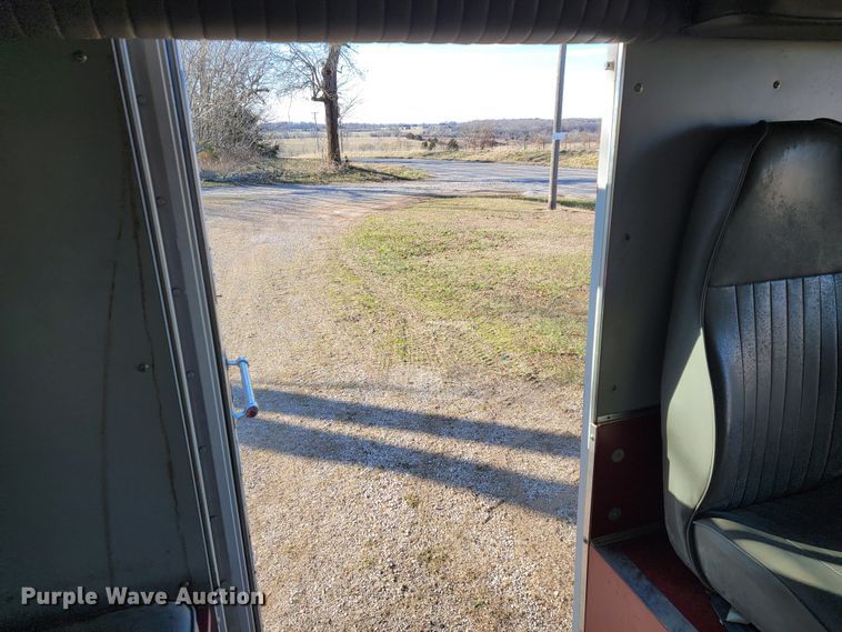 image for item JE9113 1988 Ford E350  ambulance