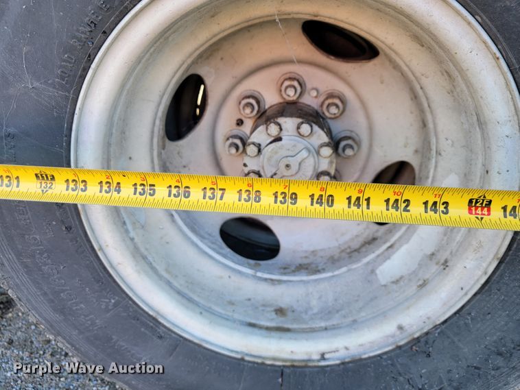 image for item JE9113 1988 Ford E350  ambulance