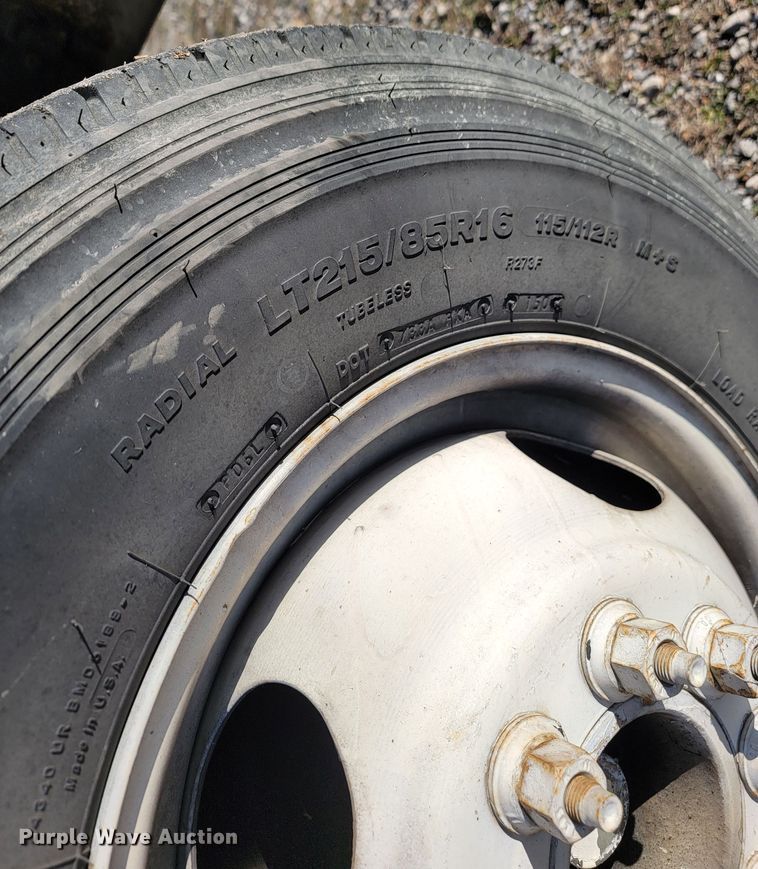 image for item JE9113 1988 Ford E350  ambulance