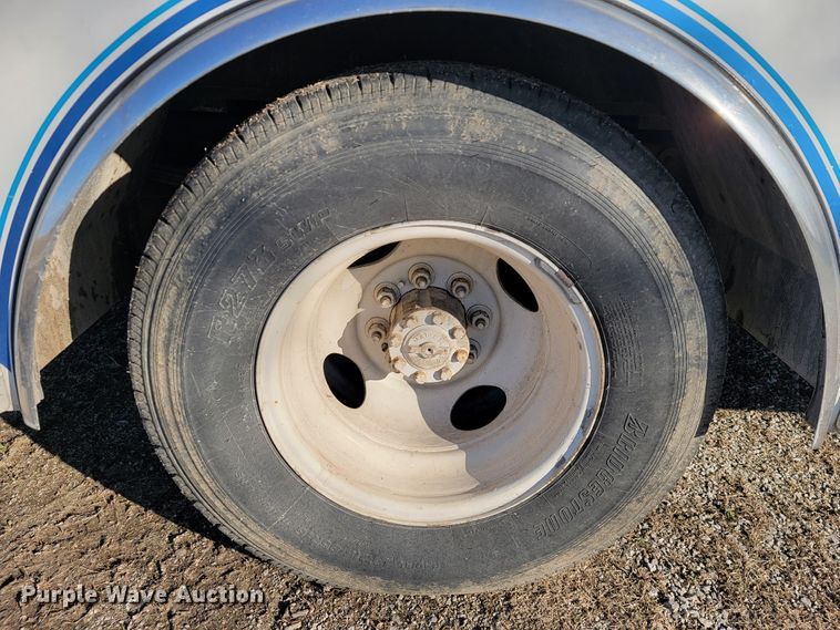 image for item JE9113 1988 Ford E350  ambulance