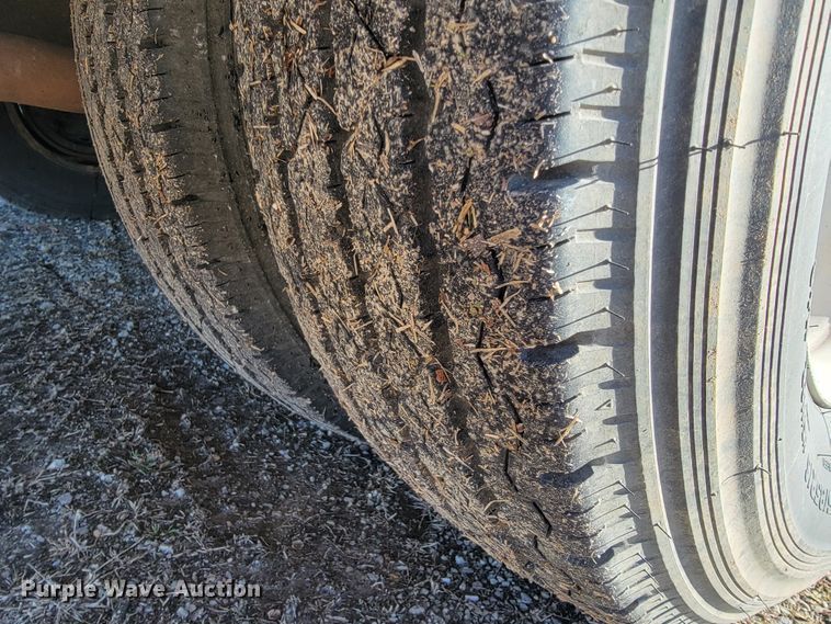 image for item JE9113 1988 Ford E350  ambulance