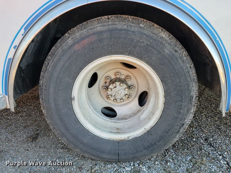 image for item JE9113 1988 Ford E350  ambulance