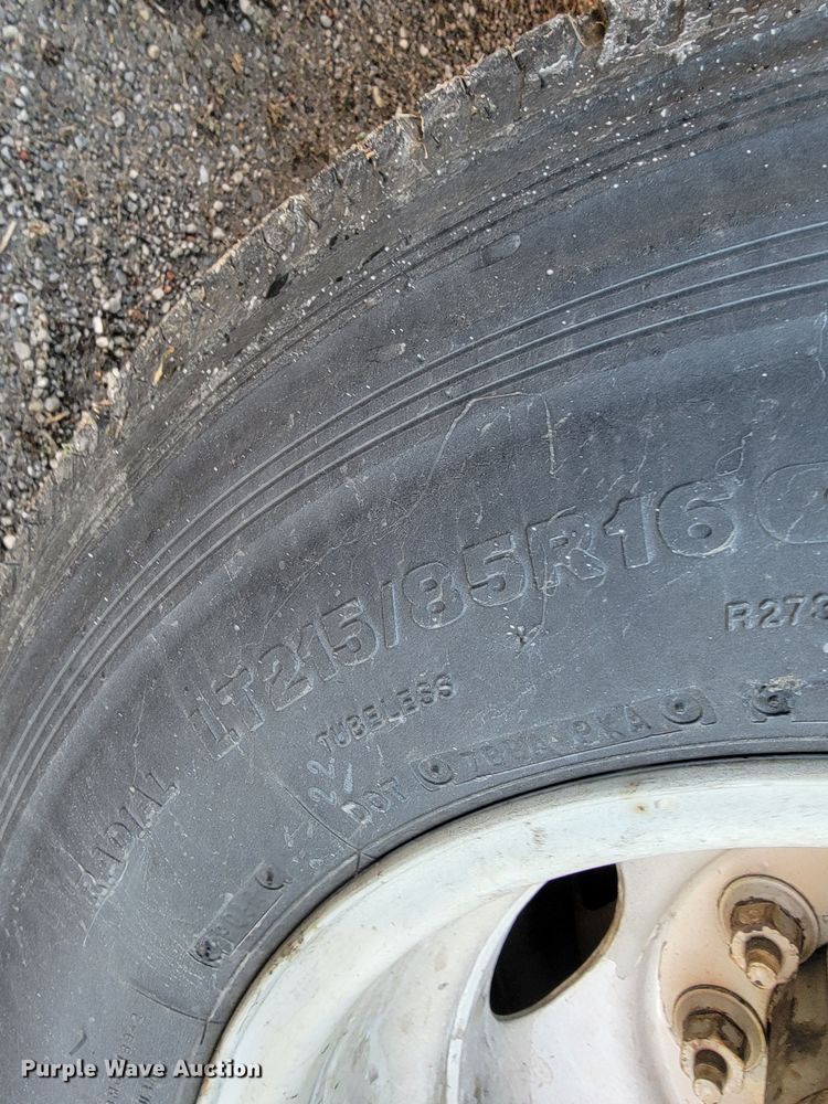 image for item JE9113 1988 Ford E350  ambulance