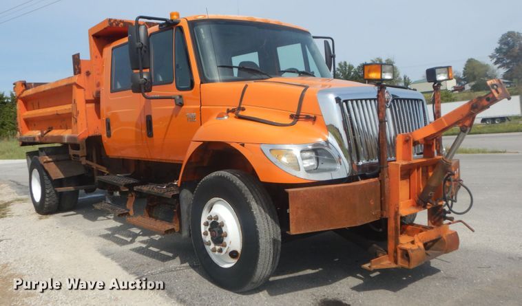 image for item JG9068 2003 International WorkStar 7400  Crew Cab dump truck