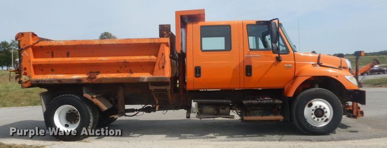 image for item JG9068 2003 International WorkStar 7400  Crew Cab dump truck