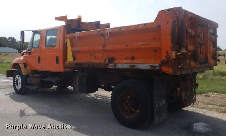 image for item JG9068 2003 International WorkStar 7400  Crew Cab dump truck