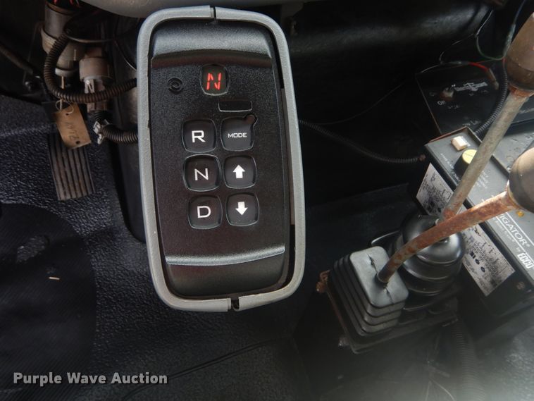 image for item JG9068 2003 International WorkStar 7400  Crew Cab dump truck