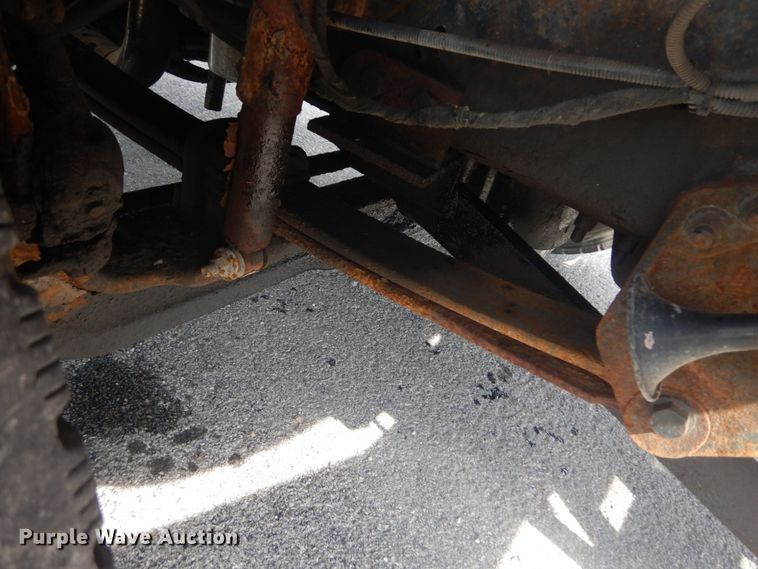 image for item JG9068 2003 International WorkStar 7400  Crew Cab dump truck