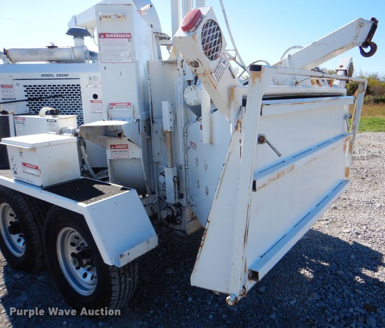 image for item JN9076 Brush Bandit 280XP  wood chipper