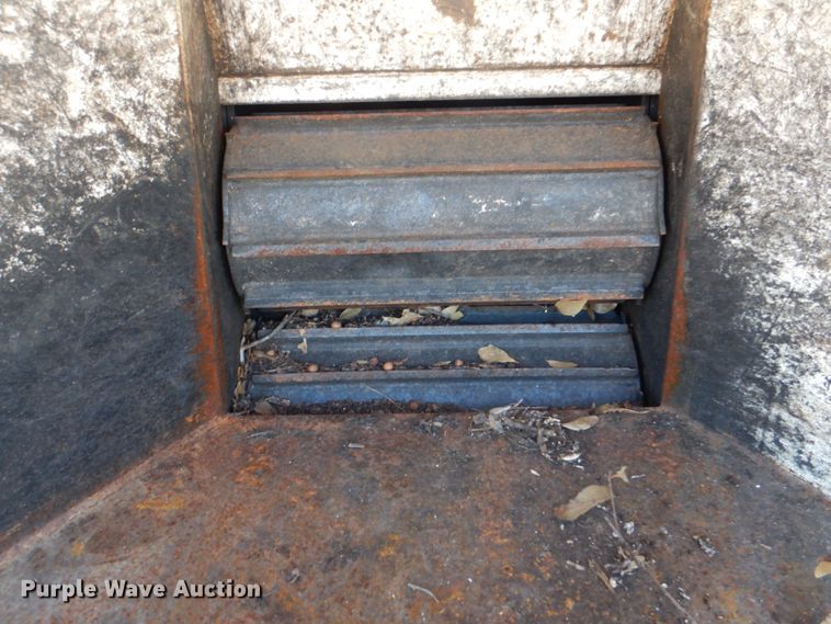 image for item JN9076 Brush Bandit 280XP  wood chipper