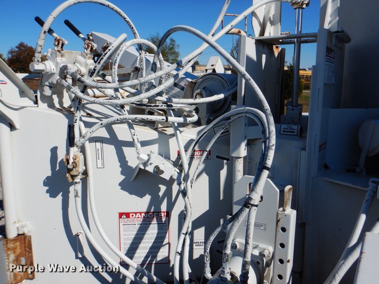 image for item JN9076 Brush Bandit 280XP  wood chipper