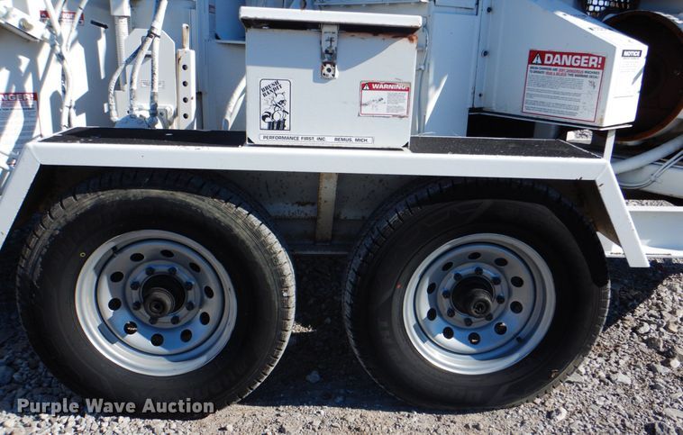 image for item JN9076 Brush Bandit 280XP  wood chipper