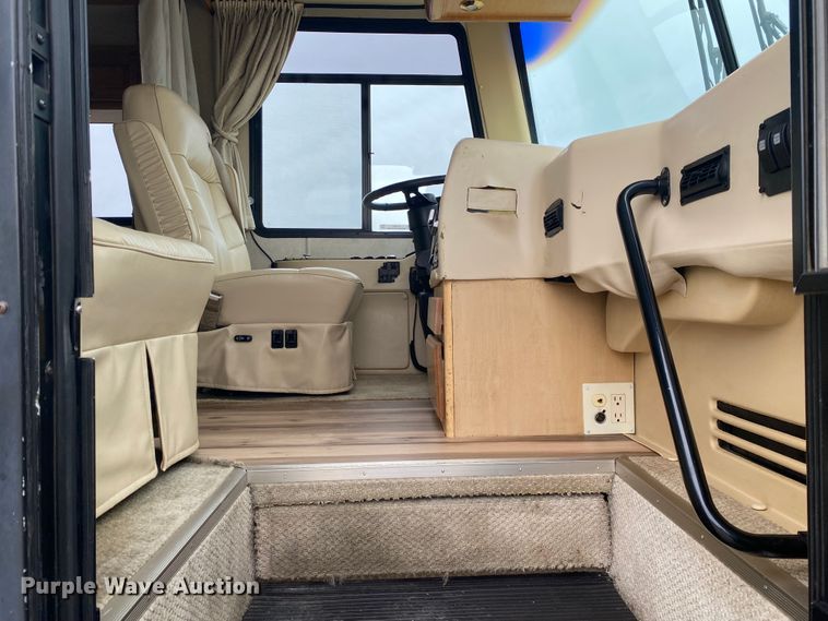 image for item JN9153 2004 Safari Cheetah  RV