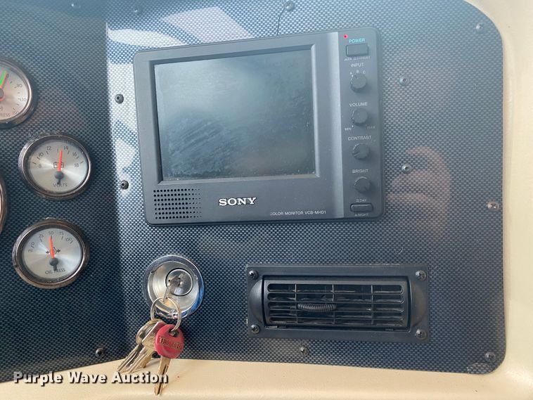 image for item JN9153 2004 Safari Cheetah  RV