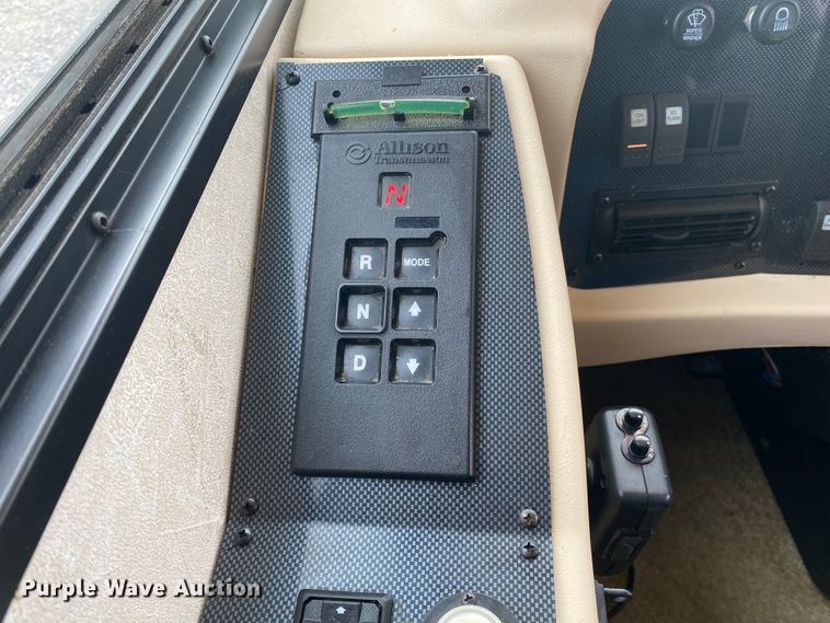 image for item JN9153 2004 Safari Cheetah  RV