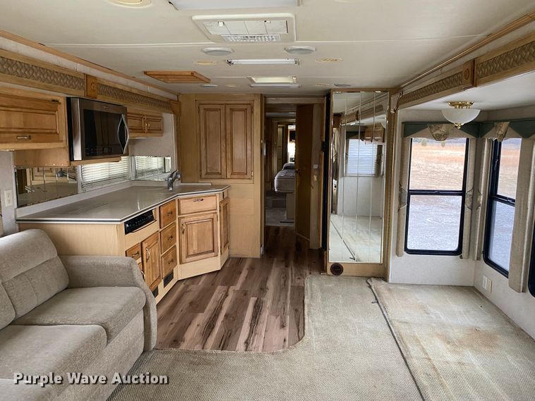 image for item JN9153 2004 Safari Cheetah  RV