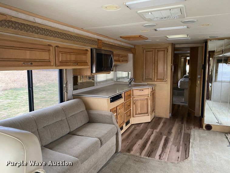 image for item JN9153 2004 Safari Cheetah  RV