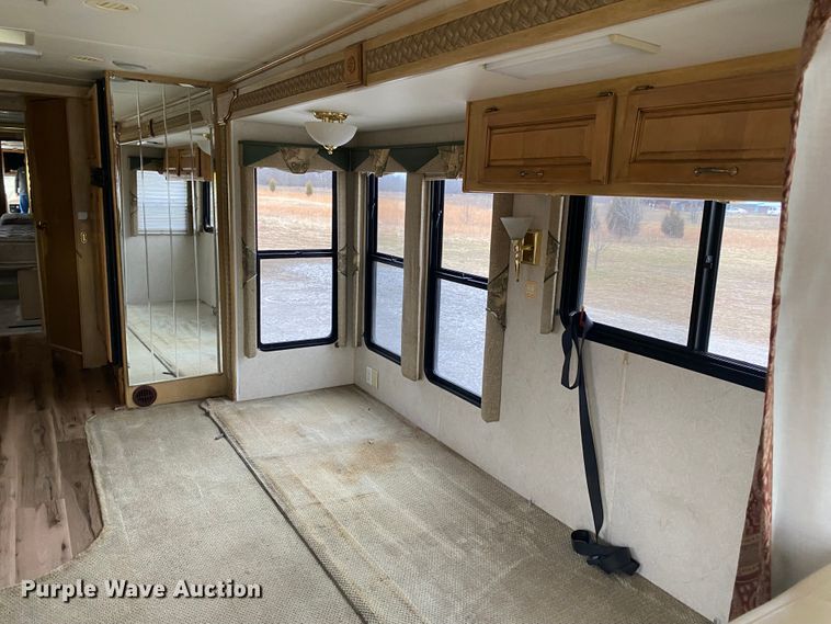 image for item JN9153 2004 Safari Cheetah  RV