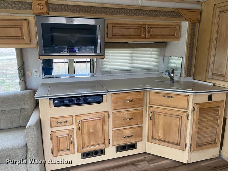 image for item JN9153 2004 Safari Cheetah  RV