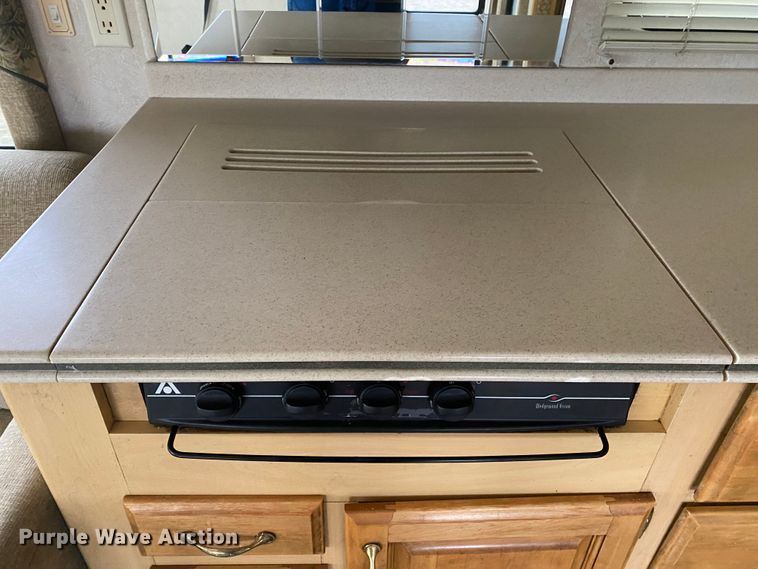 image for item JN9153 2004 Safari Cheetah  RV