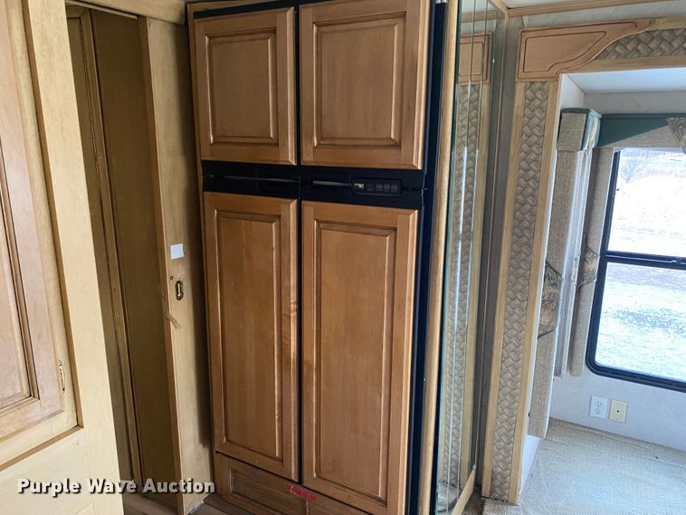 image for item JN9153 2004 Safari Cheetah  RV