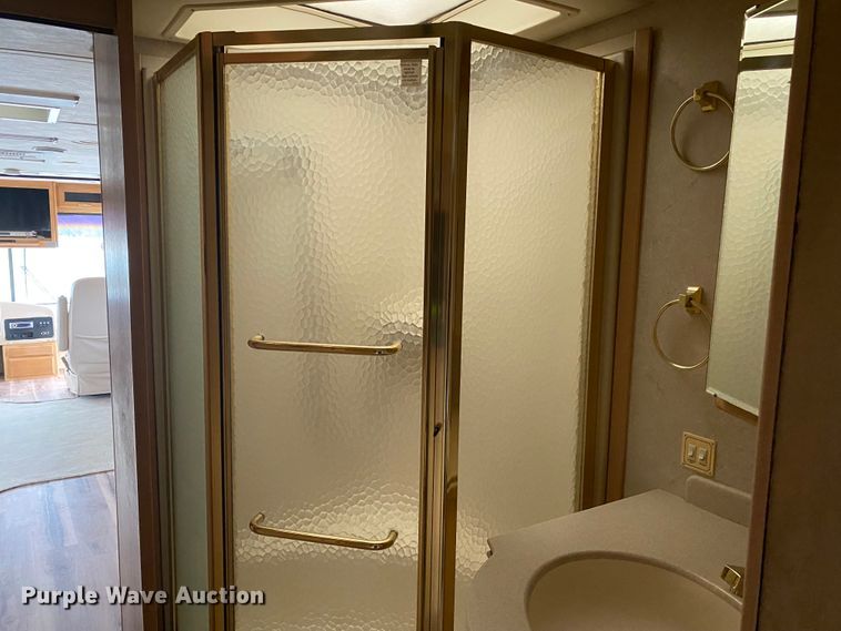 image for item JN9153 2004 Safari Cheetah  RV