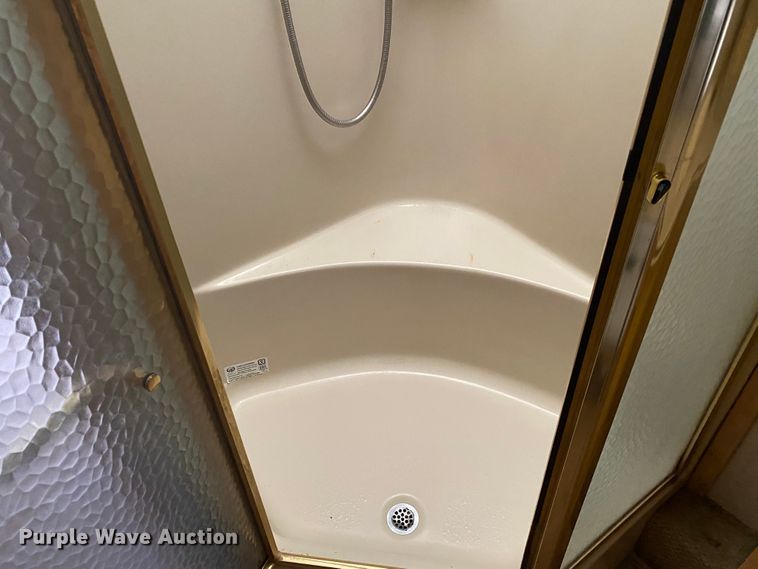 image for item JN9153 2004 Safari Cheetah  RV