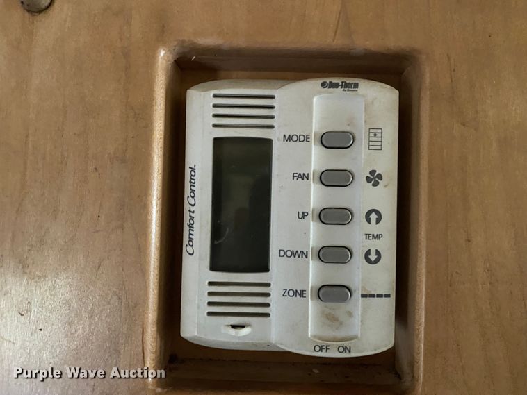 image for item JN9153 2004 Safari Cheetah  RV