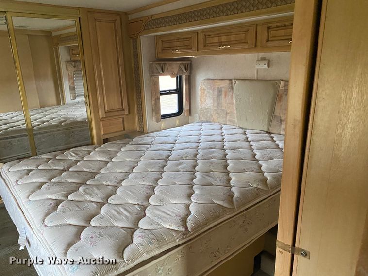 image for item JN9153 2004 Safari Cheetah  RV