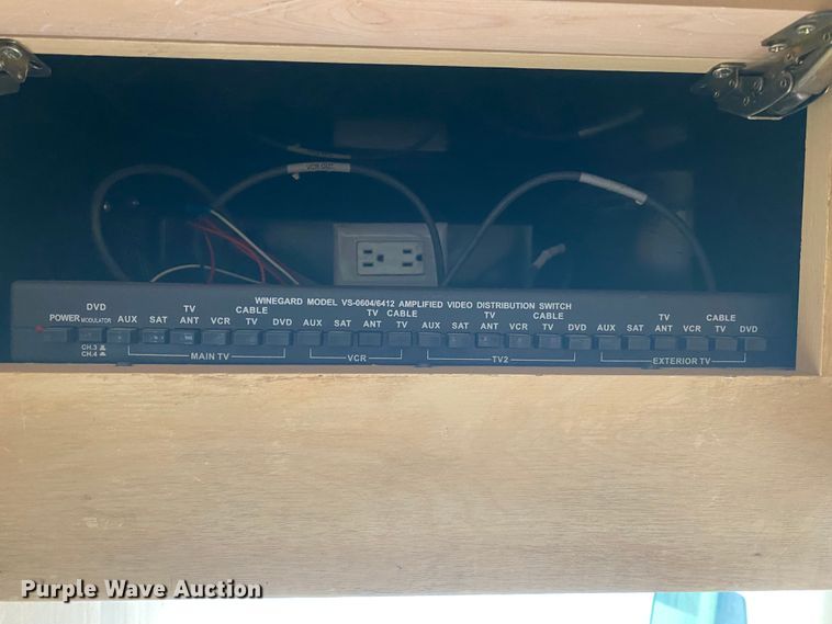 image for item JN9153 2004 Safari Cheetah  RV