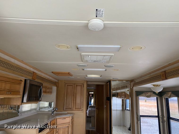 image for item JN9153 2004 Safari Cheetah  RV