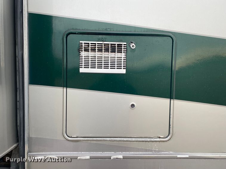 image for item JN9153 2004 Safari Cheetah  RV